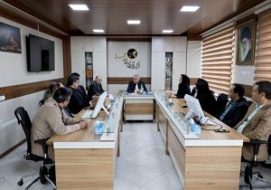 خانواده شهدا و ایثارگران، الگوی جامعه اسلامی هستند