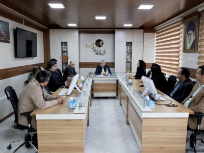 خانواده شهدا و ایثارگران، الگوی جامعه اسلامی هستند
