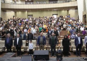 جشن روز کارگر با حضور پاکبانان شهرداری تبریز امروز برگزار شد