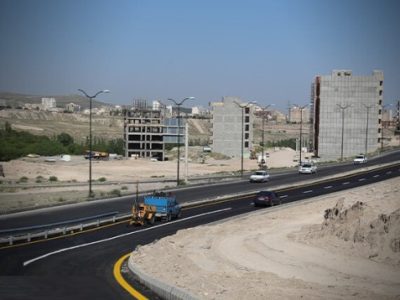 نصب تجهیزات ترافیکی باند انحرافی حد جنوبی پل خلعت پوشان تبریز