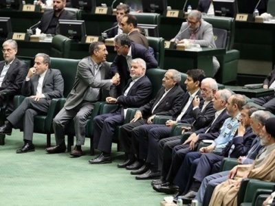 چرا می‌خواهید عزت وزیر را کم کنید و از او یک تواب بسازید؟