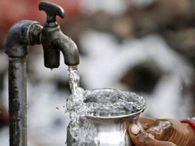 آب لولهکشی سالمتر است یا آب درون بطری؟