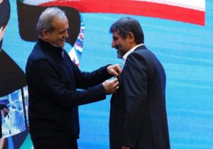 تراکتورسازی مدال افتخار حوزه صادرات کشور را از رئیس جمهور دریافت کرد