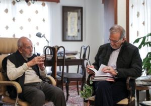 همکاران رسانه ملی به جای بهانه‌جویی تبیین کنند با چه منطقی خبر دیدار پزشکیان منعکس نشده است؟