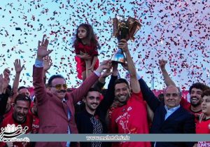 جشن باشکوه قهرمانی تراکتور در یادگار امام تبریز/تراکتور، قهرمان شد! آذربایجان غرق در شادی…