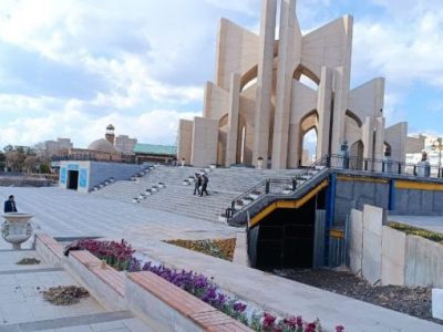 مقبره الشعرا در آغوش گردشگران نوروزی