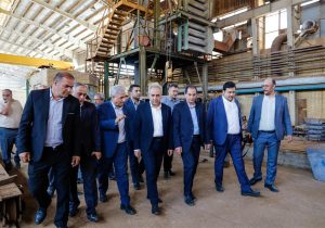 بررسی مشکلات ۱۰ واحد صنعتی آذربایجان‌شرقی در نشست کارگروه تسهیل و رفع موانع تولید
