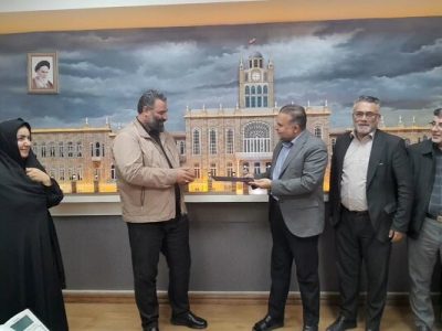 تجلیل از فرزندان شهداء شاغل در شهرداری منطقه ۸