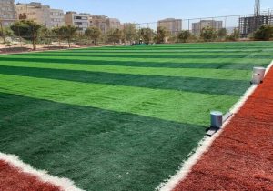 توسعه زیرساختهای ورزشی با اجرای زمینهای چمن مصنوعی در محلات مختلف شهر در سال جاری