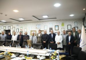 بازدید اعضای کمیسیون صنایع اتاق بازرگانی تبریز از شرکت داروسازی شهید قاضی