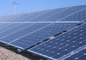 ثبت نام متقاضیان احداث نیروگاه‌ خورشیدی پشت‌بامی در تبریز