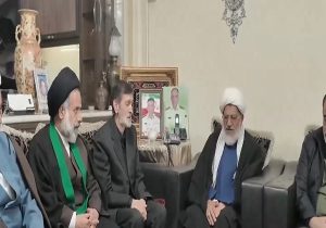 جایگاه خانواده شهدا در دنیا و آخرت رفیع و قابل احترام است