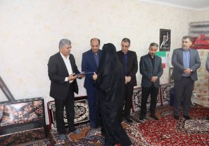 تجلیل از ایثار خانواده بیمهشده صندوق کشاورزان، روستاییان و عشایر آذربایجانشرقی