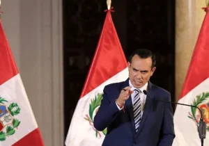 برکناری رییسجمهور به دلیل قرار یواشکی با چینیها