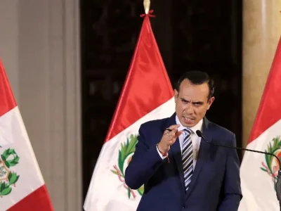 برکناری رییس‌جمهور به دلیل قرار یواشکی با چینی‌ها